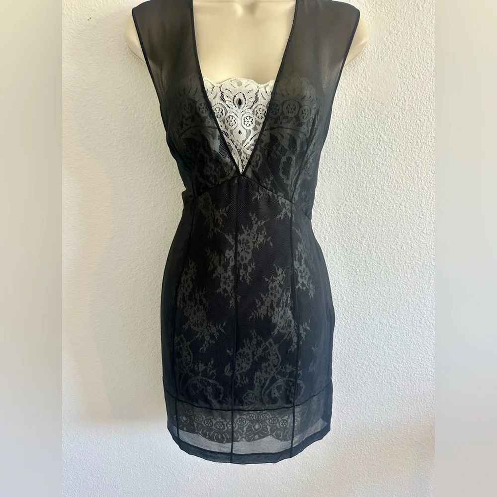 Robert Rodriguez Black Lace Mini Dress - Picture 5 of 15